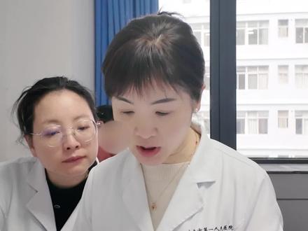 每一次查房都希望能给我的病人带来安全感 #听医生的真心话 # #医生日常 #妇产科 #护理查房