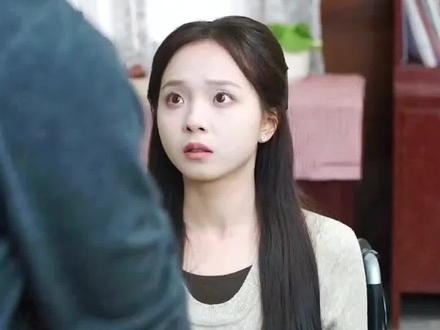 女孩发现母亲是冒牌货,于是决定将计就计! #她以声名为刃 #新剧来袭 #百亿剧好看计划 #短剧推荐 #短剧