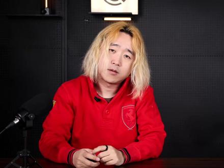 村长坐不住了!试驾新一代小米SU7 这一期,村长和老王不聊别的,只聊一个事儿——新一代小米SU7到底“好不好开、好不好坐”。底盘双腔空悬,想硬就硬、想软就软,真有那么神?零重力座椅加厚填充,是真能躺平还是依然“硬邦邦”?全系标配激光雷达,语音喊一声就能自动变道、一把入库,智驾水平真赶上老司机了?
点击视频,看老王亲测新一代SU7!#小米新SU7首发评测