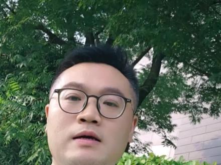 李景东的一生,从未偷懒,从未躺平,更没有半分虚度,可拼尽全力走到最后,还是败给了执念、败给了心结,更败给了最残忍的现实:普通人穷尽一生的努力,在天赋加持的光芒面前,往往不堪一击。
#电视剧解说 #家业#徽墨制作 #人的内心不种满鲜花就会长满杂草 #杨紫
