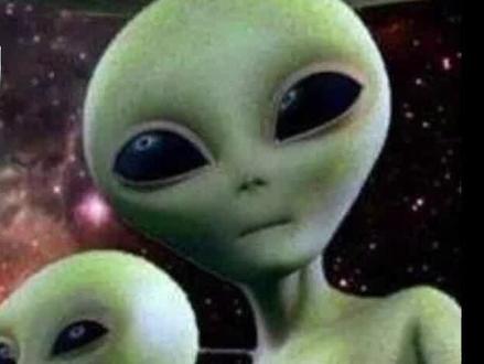 UFO和ET到底英语怎么说?听听老胡来讲解#学英语 #英语教学