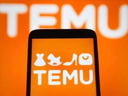 temu评分低于多少下架?如何避免爆品下架 在Temu平台上,商品的评分低于多少下架,这并不是一个固定的标准。一般来说,如果商品评分低于4.0分或者4.2分,就有可能面临下架的风险。这是因为Temu平台非常重视消费者评价,如果商品评分过低,就会影响消费者的购买体验,进而影响平台的声誉和口碑。 因此,商家在运营Temu店铺时,需要注重产品质量和服务,同时,商家还需要定期查看商品的评分和评价,及时调整和优化产品和服务,以提高消费者的满意度和忠诚度。 总之,在Temu平台上,商家需要注重产品质量和服务质量,及时解决消费者的问题和投诉,以避免商品评分过低而导致下架的风险。#跨境电商 #temu #temu选品 #拼多多跨境电商 #temu评分