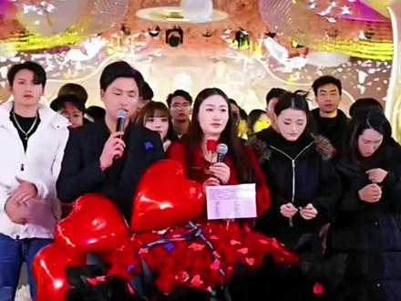 #快来围观 #风少爷棉花糖 #结婚现场 #气场全开 #俊男靓女 @风少爷AK(12月9日云南举办婚礼) @唐三妹 (云南阿奎老婆) @唐三妹(阿奎老婆)