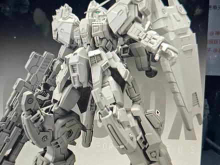 国模创新看来只有像高达和像吉姆了 不过ZZA的前作古斯拼装和把玩体验确实不错 性价比也极高 新品雷古斯设计也极帅 我已经下单了#国模 #高达 #变形金刚 #扎古 #比例模型