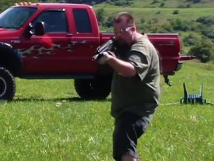 为什么泵动式霰弹枪能碾压半自动,成为霰弹枪界的常青树呢? #军事科普#武器科普#军事科技#军迷发烧友#涨知识