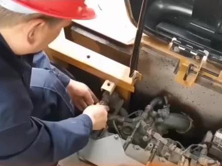 清洗EGR阀方法#工程机械 #工程机械维修 #悍象机械