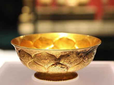 哪件文物就可以代表大唐盛世?这件鸳鸯莲瓣纹金碗或许可以。#大唐盛世 #梦回大唐 #古董文物