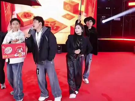 佳乐说他要去美国开八卦别人也拿他无办法!#直播录屏分享 #上热门🔥 @阿朱💋(金朱传媒)228 @苏潇潇 — 2月5号年货节