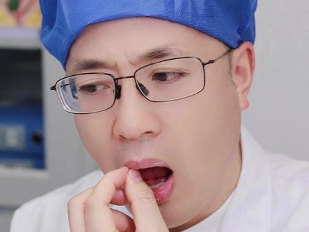 学医后才知道,原来嘴唇干燥起皮老不好是唇炎在作怪! 难怪喝再多水都不好#剥脱性唇炎 #嘴唇干燥起皮 #上火 #嘴唇干 #抖出健康知识宝藏