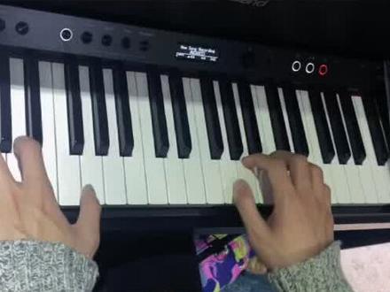 #钢琴 #陈粒 #小半 在原地打转的小丑伤心不断…