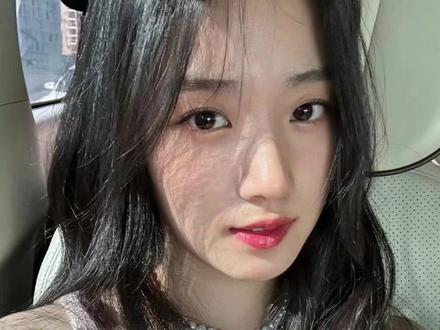 白鹿卢昱晓陷跳楼机式人气,短视频流量成双刃剑。
#白鹿#卢昱晓#抖音下沉市场