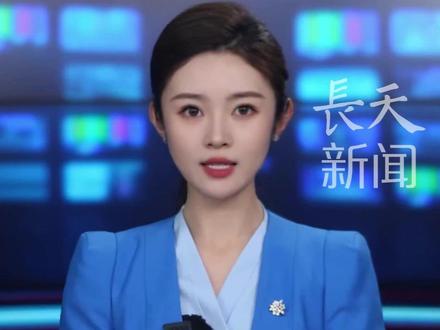 演员#陈浩民 与妻子#蒋丽莎 报平安,并于当晚开通直播讲述归国过程:“凌晨4点赶往机场,迪拜飞香港经济舱1万多。”