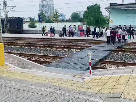 乘坐火车过平交道口,你体验过吗?#涨知识