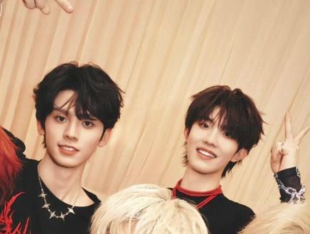 荣耀之战的出现,显得去年的出道战像个笑话 #TF家族新年音乐会 #时代峰峻 #荣耀之战 #登录少年 #养成系