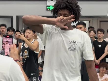 “能扣篮绝不上篮 感受下全美第一的进攻压迫感!”#麦考伊 #柯冉 #野球显微镜 #抖音商城秒杀 @DOU+小助手