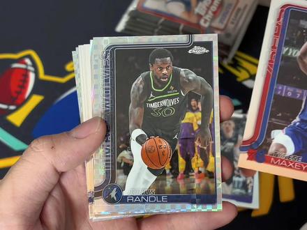 《零售盒今年要翻身》 2025-26 Topps Chrome Mega #球星卡