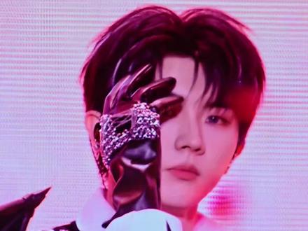 马嘉祺12.26《夜访吸血鬼》大屏#演唱会 #马嘉祺 #舞台 #时代少年团 #音乐