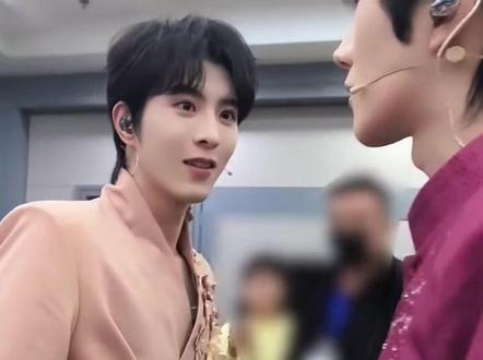 吗呀这里笑死了😂赤色……@黄星Eliot @邱鼎杰