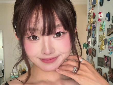 新手也能看懂的韩式日常妆 步骤非常详细了宝宝们!
有哪里不清楚的评论区问我哦!
#跟着美妆博主学化妆 #妆教 #韩妆#晒晒我的春夏宝藏#我的美妆日记