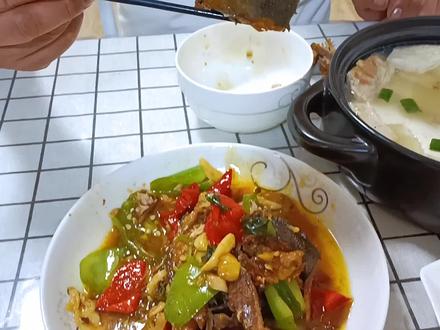 黑龙江大马哈鱼家常做法,味道咸鲜,贼拉下饭,媳妇爱吃