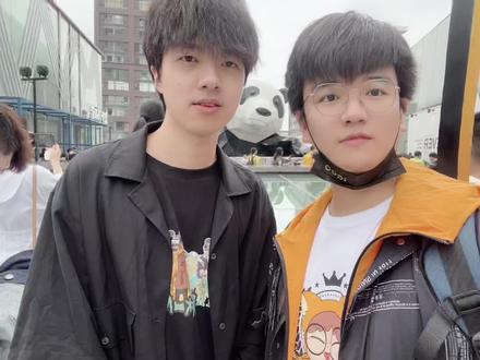 最近怎么不和军师同框了?
