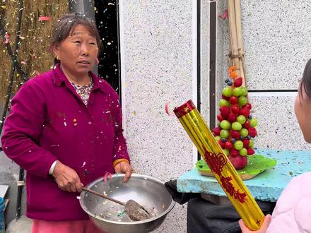 20多年的照片,奶奶依然保存着,这就是父母给我们的温暖 #圣诞节 #传递温暖 #农村生活 #万万没想到