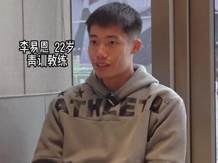 对于所有踢球的家庭来说,这都是一个灵魂拷问,这也是大部分小球员12岁退役的原因之一...#青训说 #足球小将