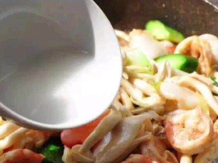 如何更好勾芡
#生活小妙招 #在家做美食 #涨知识 #美食教程 #美食推荐 #健康养生 #吃出健康 #科普