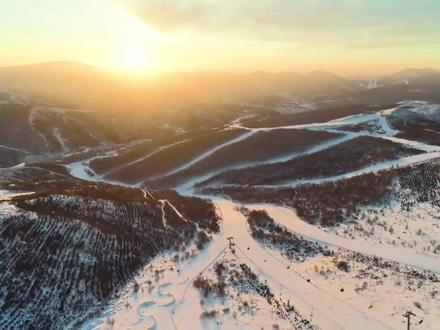 小米SU7冰雪漂移,帅炸了,#小米su7 #小米汽车