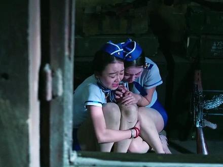 全是空姐组成的丧尸团体 #僵尸片 #空姐制服