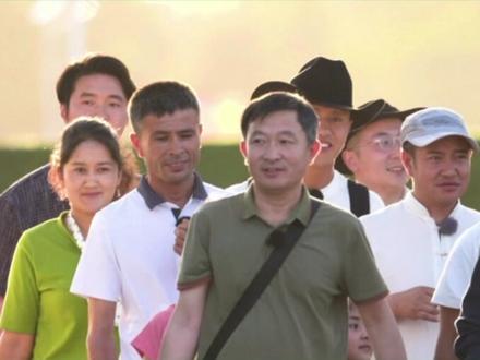 “我希望农民富裕,农业繁荣,农村和谐” 去过民勤,到过西藏,进过墨脱,穿过沙漠,我想“十个勤天永远都只是十个勤天”
#十个勤天 #十个勤天做大做强 #种地吧 #蒋敦豪 #墨脱