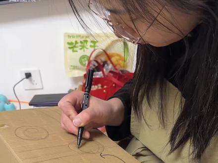 废品变宝,DIY 小马驹制作#diy变废为宝 #生活小技巧学会你就捡到宝了 纸箱DIY