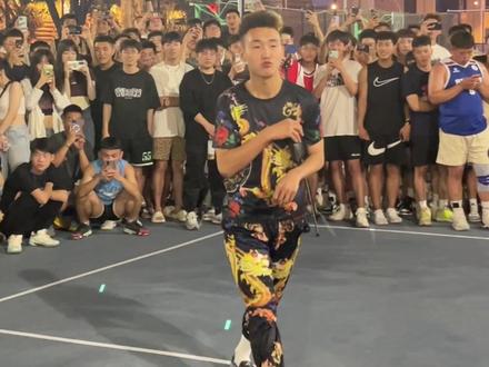 还有人敢冒我!?
#社会球员 #制霸之战@路人王篮球