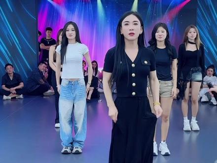 张开凤踩弹簧了 #阿厦