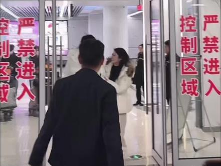 索图团队万州机场迎接海莉
#索图大舞台 #海莉