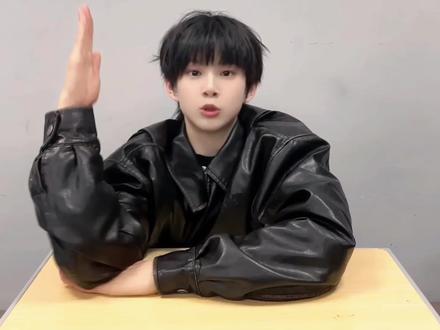 陪一只狗长大吧!
#陈思罕