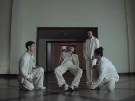 身为女性,身体的感受是我们唯一的指南针。
#女性自由 #身体会知道 #超模 #bodypositivity #内行揭秘