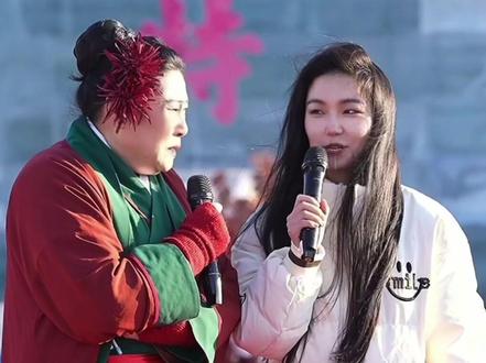 万岁山武侠城王婆说媒名场面爱好戏剧的美女#万岁山武侠城#王婆说媒#开封王婆#开封王婆说媒名场面 #万岁山沉浸式互动体验封神