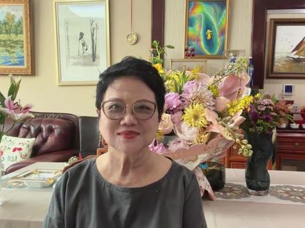 【著名导演胡玫祝贺赵季平音乐艺术馆5月23日开馆】岁月流转,乐韵长鸣。值毛泽东同志《在延安文艺座谈会上的讲话》发表84周年之际,我校赵季平音乐艺术馆将于5月23日正式揭幕开馆。这座承载着民族音乐精髓与文化传承使命的艺术殿堂,即将在美丽的西安石油大学绽放华彩,以此深切致敬赵季平先生忠于人民、深耕乐坛、铸就经典的艺术人生。为迎接艺术馆落成、礼敬先生的艺术匠心与家国情怀,党委宣传部特策划推出系列文字与视频报道,愿每一帧画面、每一段文字,都化作传递艺术力量的纽带,让先生深耕不辍的艺术风骨、扎根人民的赤诚初心与心怀家国的精神境界浸润师生心田;让动人的旋律与不朽的艺术追求,在新时代的西石大校园里赓续传承、生生不息,绽放出更加璀璨的时代光芒。#西安石油大学