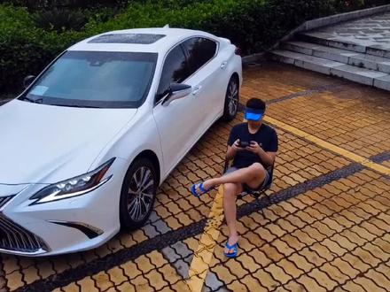 拉上山溜溜😗#ES300h #特别限量版#雷克萨斯#马克莱文森