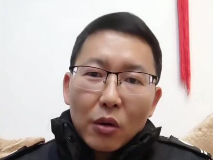 当保安的武汉理工毕业生已离职 当事人:当保安是为了让妻子放心 主动提母校是想撬动流量 #武汉 #武汉理工 #保安 #热点新闻