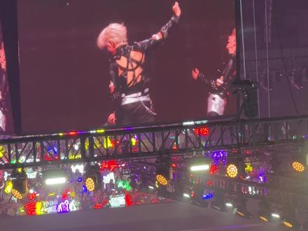 把张真源玩得起打在公屏上! #追星 #张真源 #Sticky