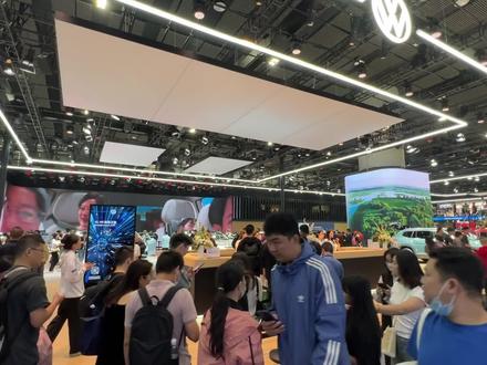 买早的亏了!朗逸新锐出众款上市,售价下调2-2.2万,更便宜 #新锐