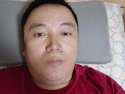 最近评论区好多卖神药的,还总有人说手术后人就废了。以前这种评论我都直接删,现在我不删了。就是想提醒大家,仔细甄别,千万别被骗!营销号太多删不完,大家一定擦亮眼睛,理性看待!
#谨防神药骗局 #术后恢复 #防骗提醒#腰突康复 #健康科普