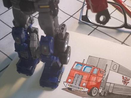 #手绘 #设计手绘 #擎天柱 #变形金刚 画一张柱子哥的汽车形态