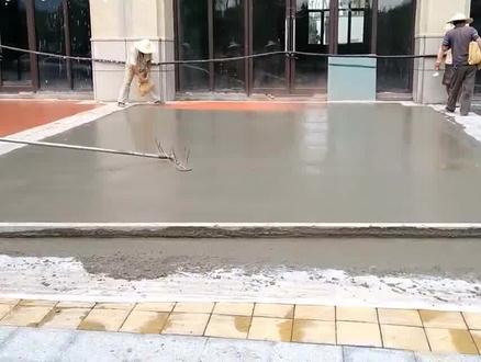 彩色混凝土压花压模地坪现场施工