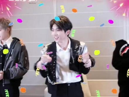 爱让寡言者长篇大论,而他们每年都说七遍#时代少年团 #马嘉祺生日快乐 #时代少年团生日信 #时代少年团家属感满满