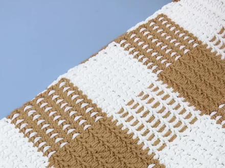 两个颜色的线组成好看的创意围巾,全程长针钩织,起针的针数决定宽度,可自行调整,视频中仅做演示,(可用四股线,3.0mm钩针)可调整#爱生活爱编织 #我的手工日常 #玩毛线 #零基础学钩针 @抖音小助手 #简单易学