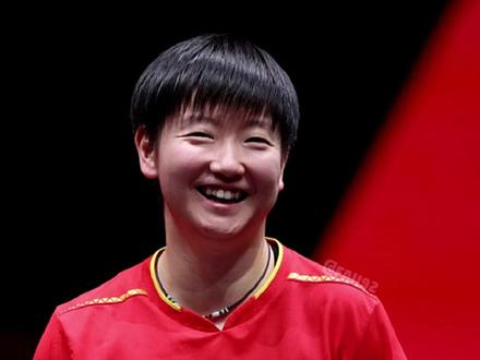 破例!孙颖莎首用鹰眼,赛后一句话,全场炸了 #孙颖莎 #孙颖莎4比0胜长崎美柚 #孙颖莎主动挑战 #香港总决赛