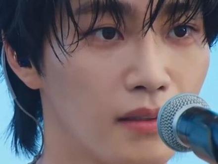 38岁正是当idol的年纪! #偶像疯子
#金宰英ending这场#演唱会拍得帅炸了
去世的角色这样呈现更好哭了
#崔秀英#韩剧